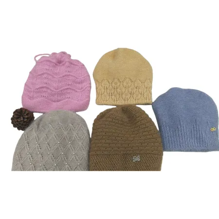 Fashionable knitted hats are warm and versatile. Autumn and winter casual hats and headscarves for men and women are trendy and versatile, with multiple colors to choose from Fashionable knitted hats are warm and versatile. Autumn and winter casual hats and headscarves for men and women are trendy and versatile, with multiple colors to choose from